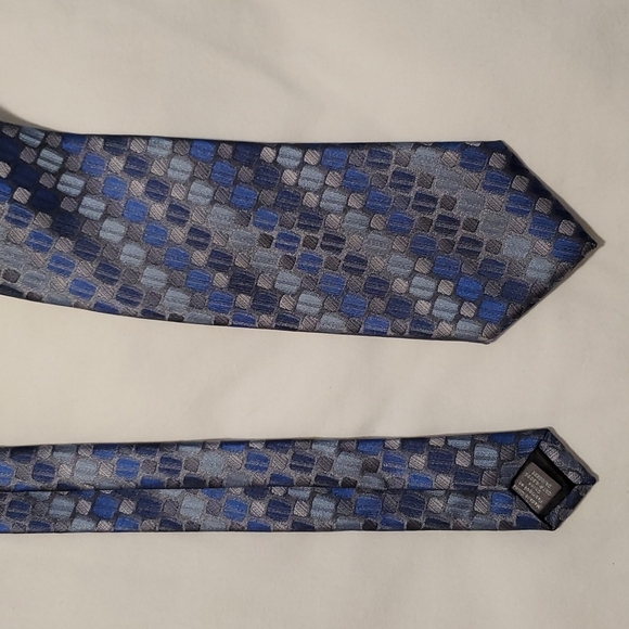 Men's Protocol grey with shades of blue pattern tie - Picture 2 of 5